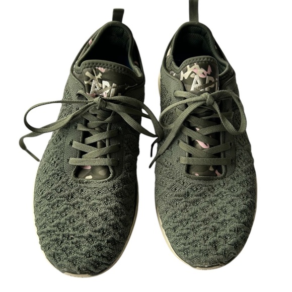 APL Techloom Phantom sneakers green white athletic running comfort Size 9.5 - Picture 2 of 11